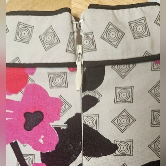 Le Chateau Beautiful Asian Inspired Floral Midi Dress - Picture 3 of 8